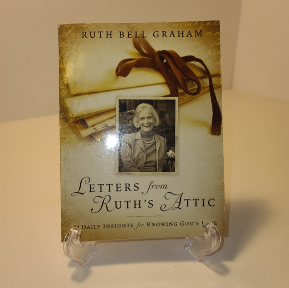Letters from Ruth's Attic : 31 Daily Insights for Knowing God's Love (B-B1) - Picture 1 of 3